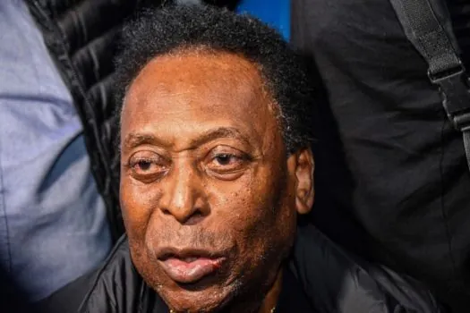 Pelé é internado para fazer exames e filha garante que ‘não há emergência’