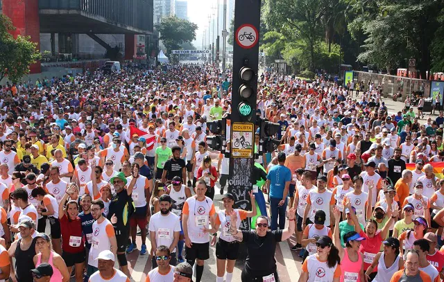 Pelé é homenageado na corrida de São Silvestre