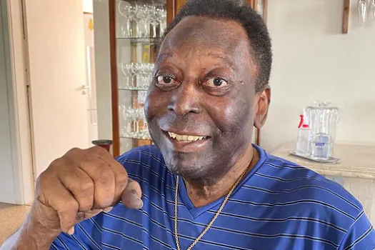 Pelé recebe alta do hospital Albert Einstein