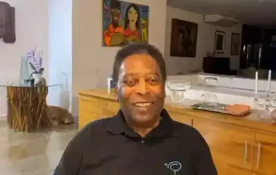 Rei Pelé recebe alta do hospital para passar o Natal com a família