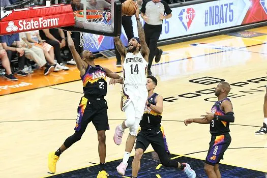 Pelicans surpreendem Suns fora de casa e empatam série nos playoffs da NBA