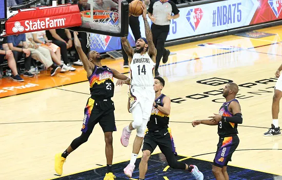 Pelicans surpreendem Suns fora de casa e empatam série nos playoffs da NBA