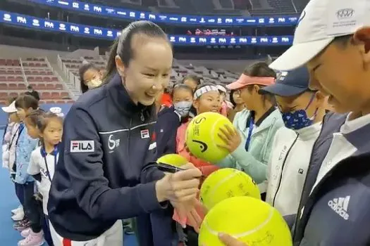 Após dúvidas sobre paradeiro, Peng Shuai aparece em imagens de torneio chinês