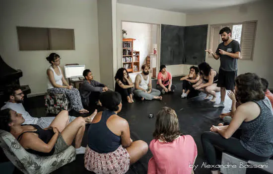 Pequeno Teatro de Torneado apresenta ciclo de debates “Doenças no Imaginário”