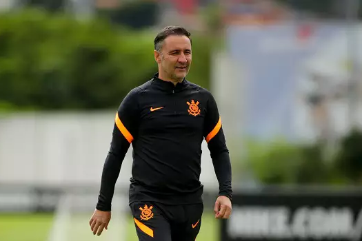 Vítor Pereira inicia preparação do Corinthians para “decisão” com a Portuguesa-RJ