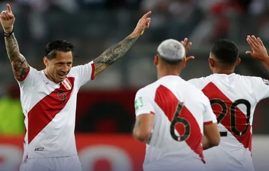 Peru derrota Paraguai por 2 a 0