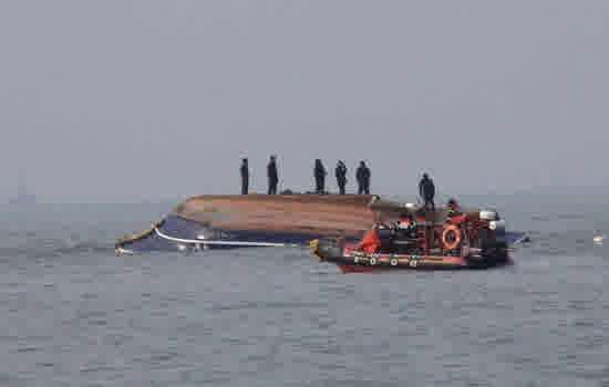 Naufrágio de pesqueiro sul-coreano deixa 13 mortos e 2 desaparecidos