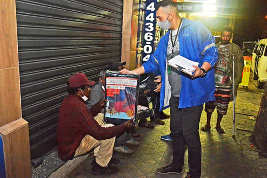 Santo André distribui máscaras, cobertores e alimento para pessoas em situação de rua