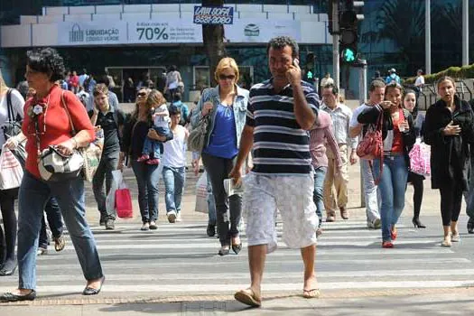 Famílias gastam mais com habitação, saúde e educação, revela pesquisa do IBGE