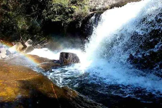 Fundação Florestal abre chamamento para prestação de serviço de cachoeirismo no Petar