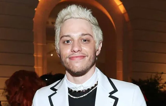 Comediante Pete Davidson é internado para tratar saúde mental