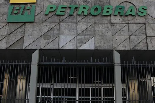 Petrobras diz que Ibama supervisiona simulado na margem equatorial