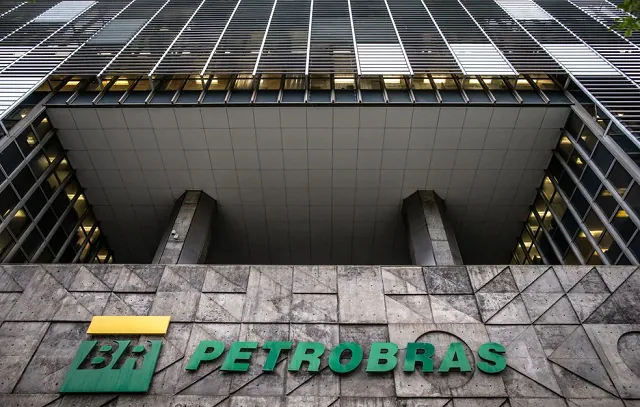 Petrobras está monitorando estoque de combustíveis para virada de ano