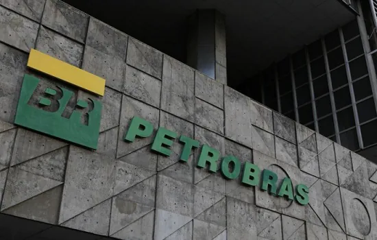 Ação popular pede bloqueio de dividendos da Petrobras