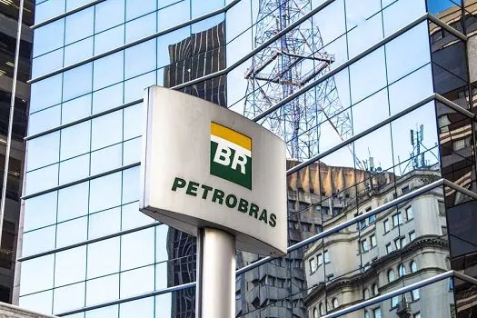 Diretor da Petrobras defende prática de preços de mercado para os combustíveis