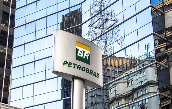 Diretor da Petrobras defende prática de preços de mercado para os combustíveis