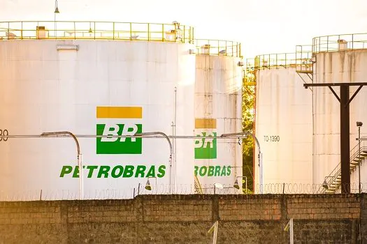 Petrobras anuncia redução de 5,7% por litro no preço médio do diesel A