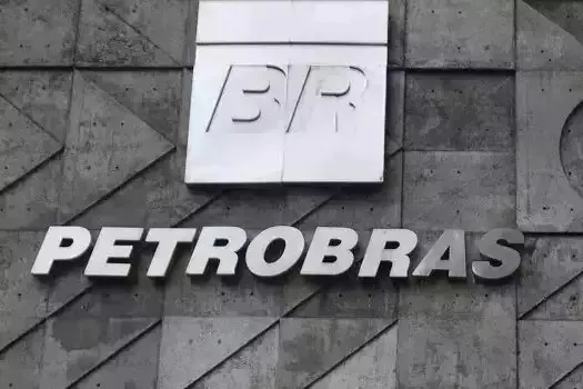 Petrobras nega reserva de R$ 200 bilhões para distribuição de lucros