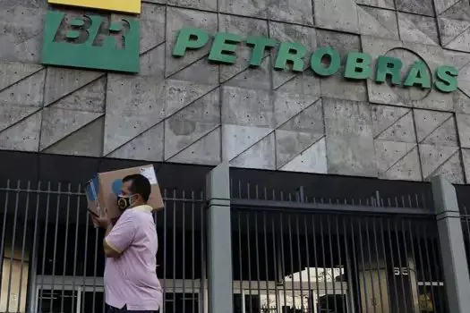 Federação alerta para casos de covid-19 na Petrobras