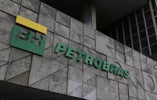 Petrobras bate recordes na venda e produção de diesel S-10 e prevê fim do S-500