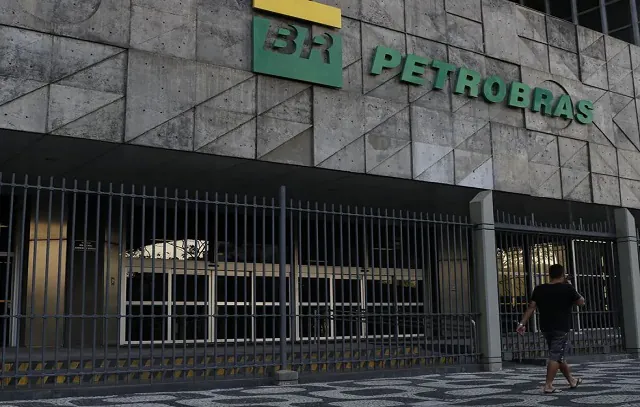 Petrobras convoca mais 289 aprovados em concurso de nível superior de 2021