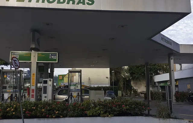 Petrobras anuncia redução de R$ 0