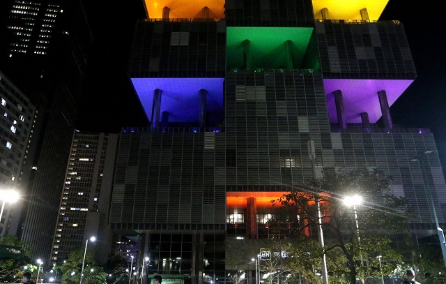 Petrobras ilumina prédios no Rio em homenagem ao Orgulho LGBTQIA+