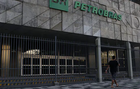 Petrobras reduz despesas com juros e encargos da dívida financeira