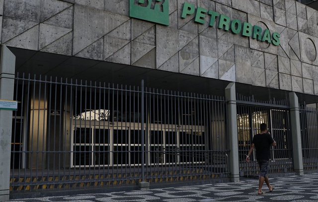 Petrobras reduz preço do diesel para as distribuidoras