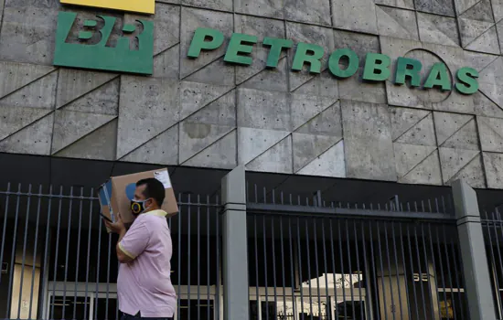 Petrobras abre concurso com 757 vagas de nível superior