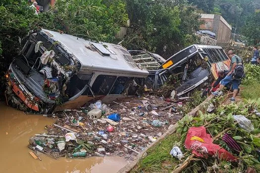 Temporal em Petrópolis, no Rio, deixa ao menos 34 mortos