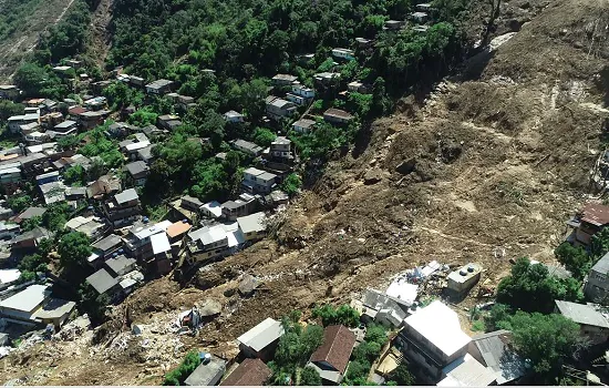 Mortes em Petrópolis chegam a 178 por causa da tragédia