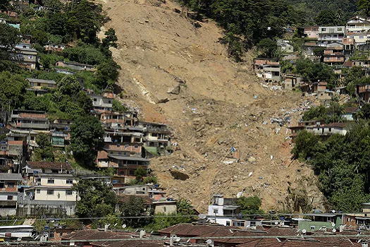 Petrópolis registrou 250 deslizamentos em 24 horas por causa da chuva