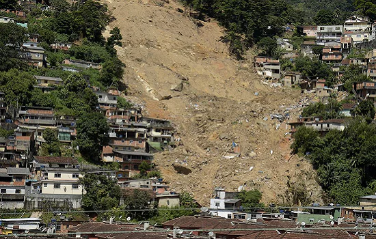 Petrópolis registrou 250 deslizamentos em 24 horas por causa da chuva