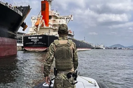 PF, Marinha e Receita apreendem drogas no Porto de Santos