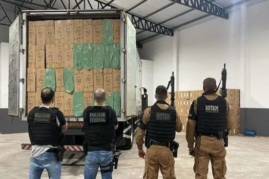 Polícia Federal combate contrabando de cigarros do Paraguai