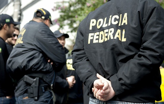 Operações da Polícia Federal miram armas de CACs em sete Estados