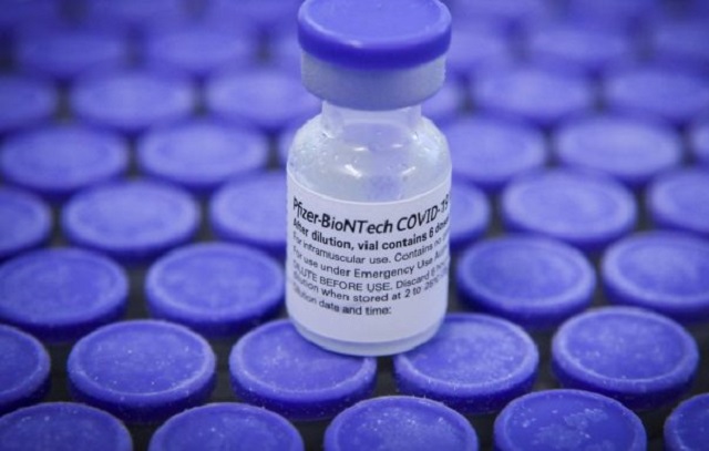 Covid-19: Primeiro lote de vacinas bivalentes da Pfizer chega ao Brasil