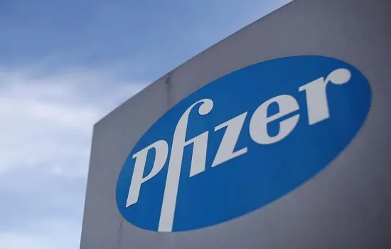 Pfizer e BioNTech testam versão de vacina específica para Ômicron do coronavírus