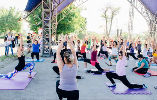 Vivência gratuita de pilates no Parque Central