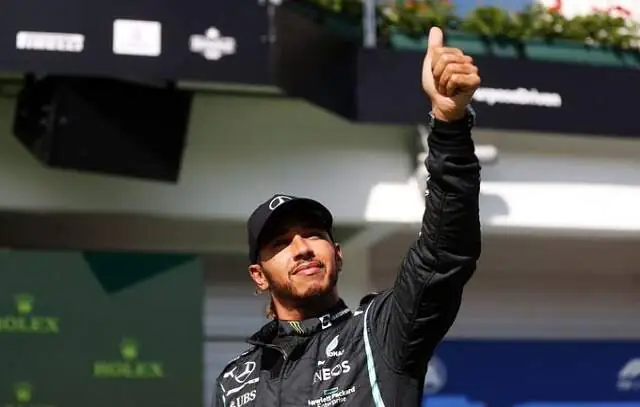 Hamilton critica ausência de mulheres na Fórmula 1