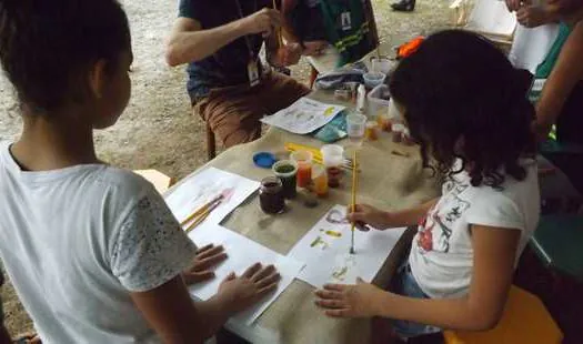 Para comemorar o Dia da Arte, o Museu da Energia promove atividades com pintura natural