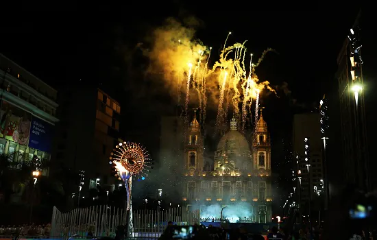 Pira olímpica do Rio se apaga