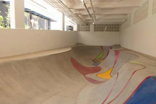 Centro de São Paulo ganha maior pista de skate dentro de um edifício residencial na cidade