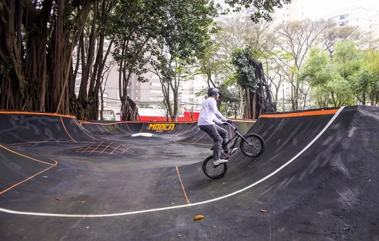 Prefeitura de SP inaugura pista de esportes radicais no Centro Esportivo Mooca