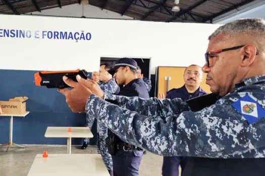 São Caetano realiza curso para GCMs utilizarem pistola de eletrochoque