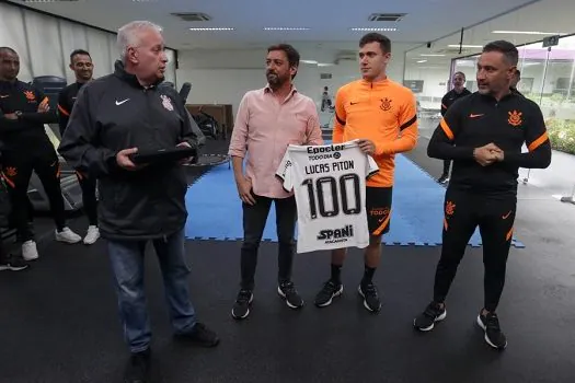 Lucas Piton é homenageado pelos 100 jogos no Corinthians: ‘Um orgulho imenso’