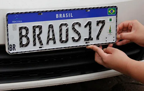 Novas placas de veículos serão obrigatórias a partir de 31 de janeiro