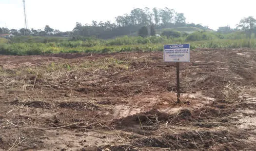 Ribeirão Pires instala placas em áreas públicas para evitar descarte irregular de lixo