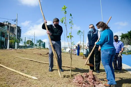 Em São Bernardo, Parque Linear dos Ipês recebe mais 100 mudas de árvores da Mata Atlântica